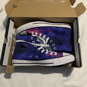 Women’s 8.5 Converse Chuck Taylors All-Star Galaxy